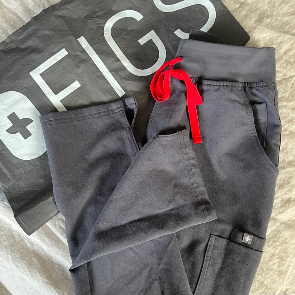 FIGS - High waisted Yola Skinny Scrub Pants - XS PETITE - charcoal